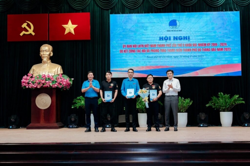 Thành lập Câu lạc bộ Vệ sĩ Trẻ Thành phố Hồ Chí Minh