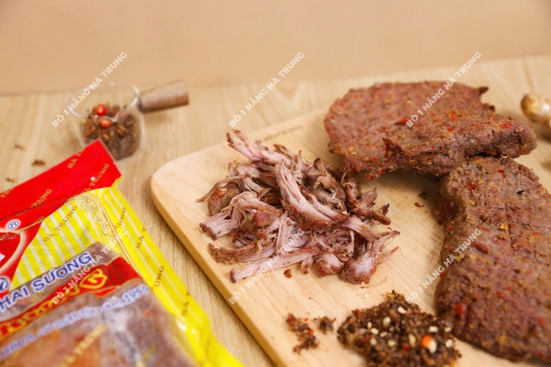 Bò khô đặc sản Hà Trung: Hơn nửa thế kỷ giữ lửa nghề gia truyền – Đặc sản “Bò 1 nắng 2 sương” độc quyền từ Phú Yên