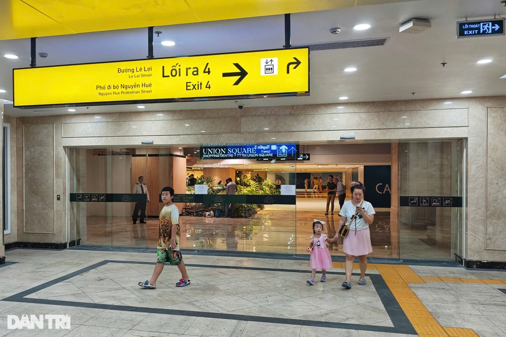 Người dân háo hức khám phá trung tâm mua sắm nối ga metro dưới lòng TP.HCM