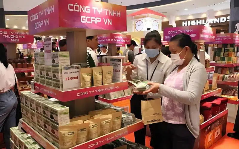 Xu hướng tiêu dùng năm 2025: Thực tế, tiết kiệm và bền vững