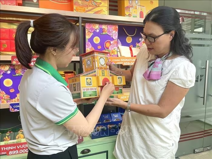 Khởi động thị trường bánh Trung thu năm 2025