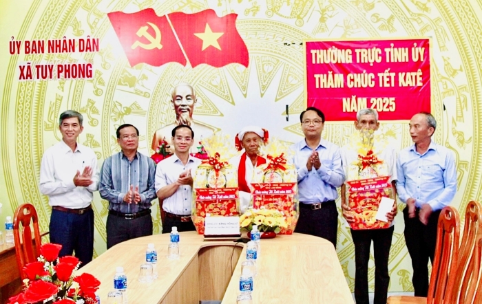 Nét đẹp văn hóa trong Tết Katê của đồng bào Chăm Tuy Phong