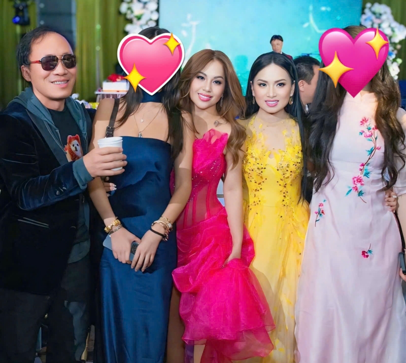 Hà Phương rạng rỡ cùng em gái Minh Tuyết trong tiệc mừng đám cưới Kim Cương của bố mẹ chồng tỉ phú