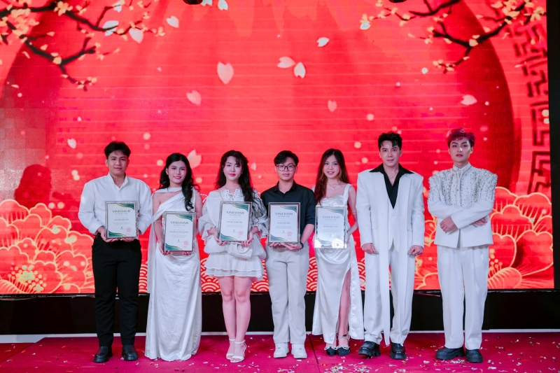 VIỆT ĐỨC – GALA CUỐI NĂM TRI ÂN VÀ HÀNH TRÌNH GIEO TRI THỨC VÀ GẮN KẾT NIỀM TIN